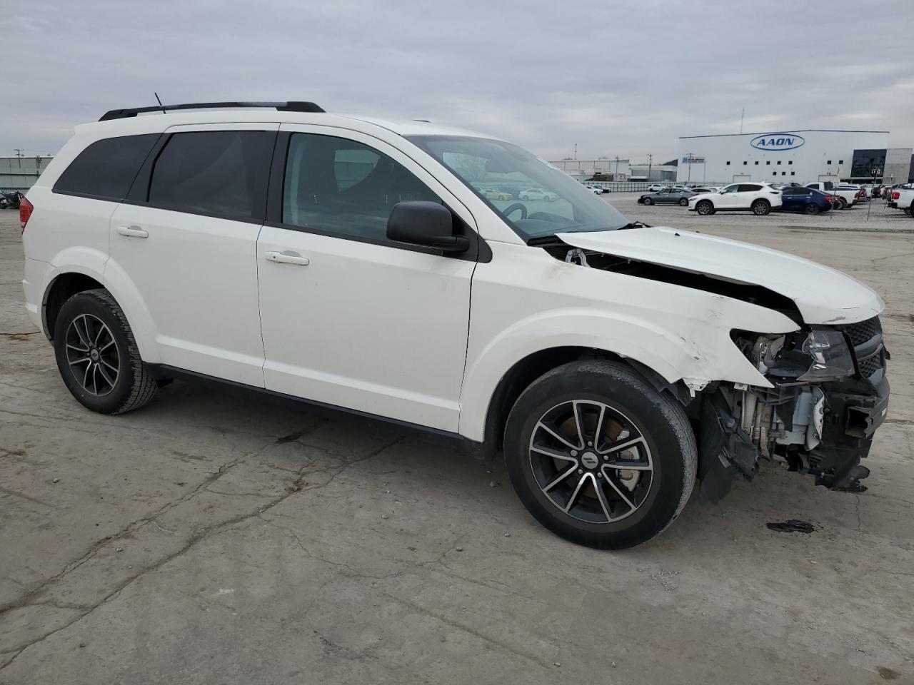 3C4PDCABXJT322735 2018 Dodge Journey Se