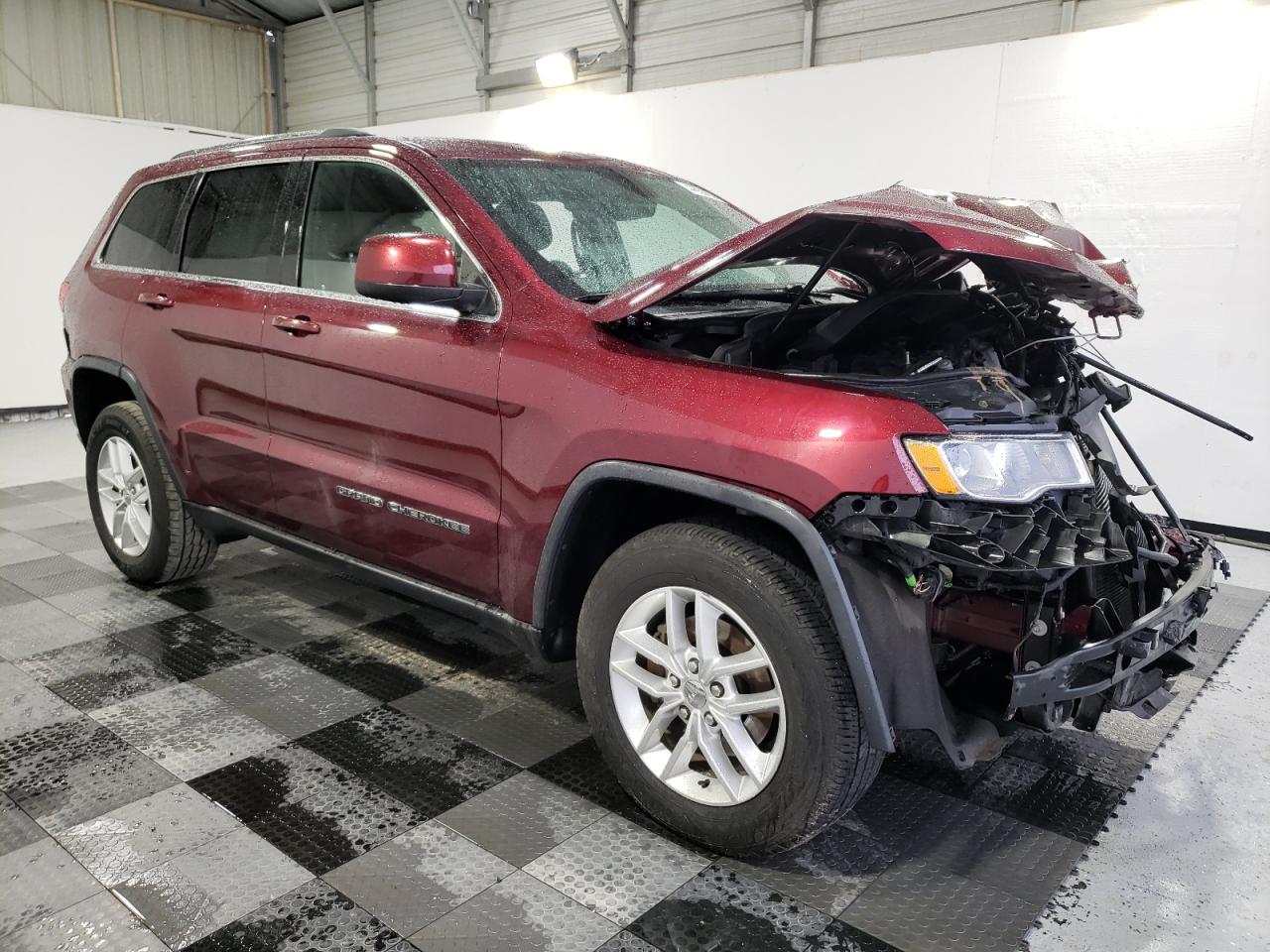 1C4RJFAG0JC165100 2018 Jeep Grand Cherokee Laredo