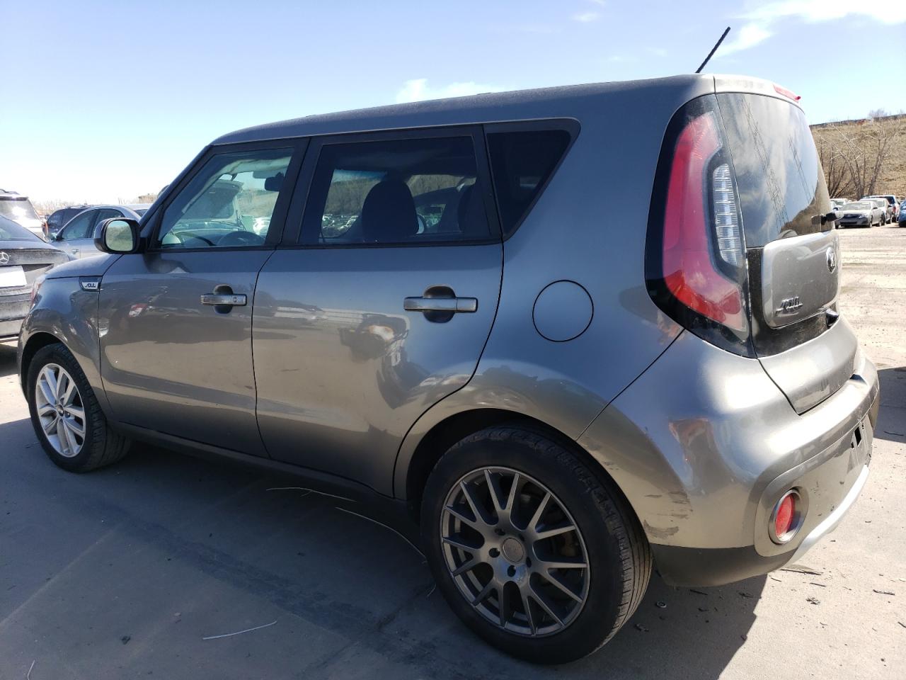 2018 Kia Soul + VIN: KNDJP3A55J7527472 Lot: 48964255