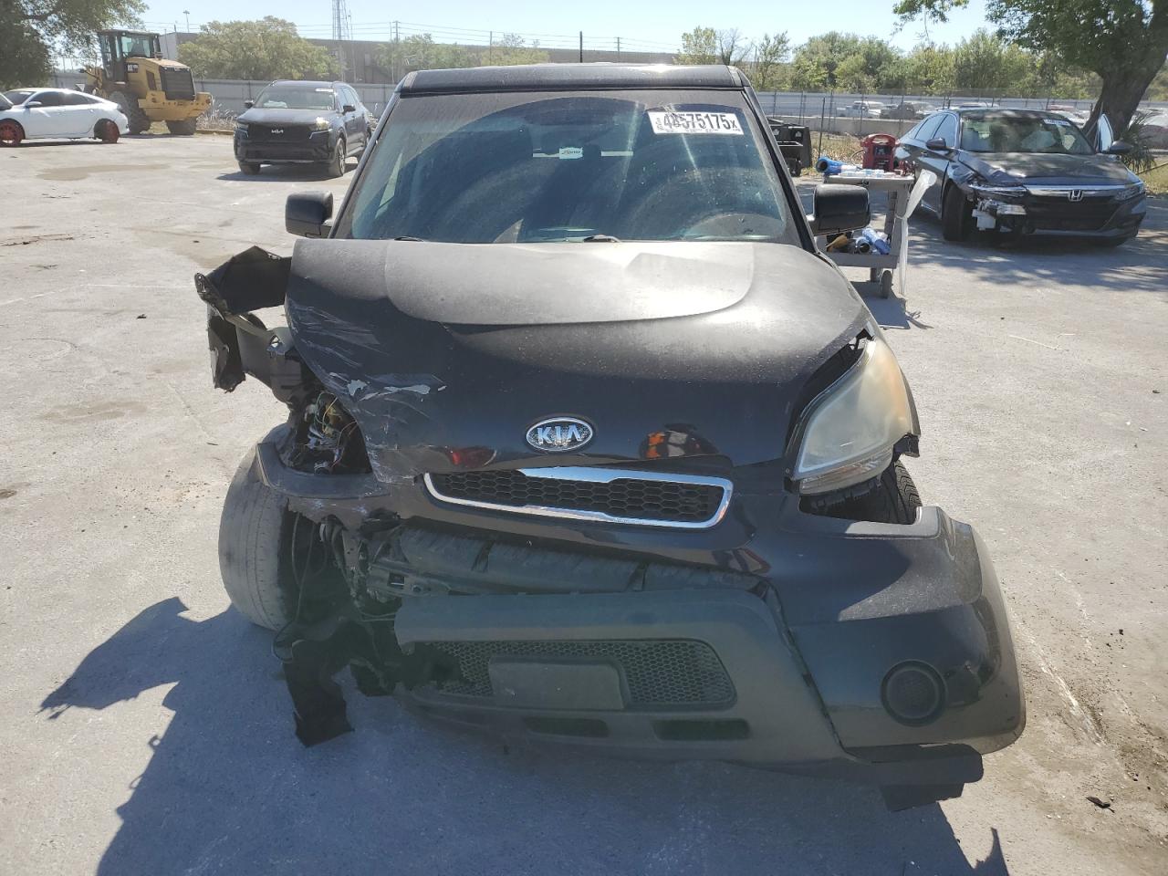 2011 Kia Soul + VIN: KNDJT2A21B7277757 Lot: 48575175