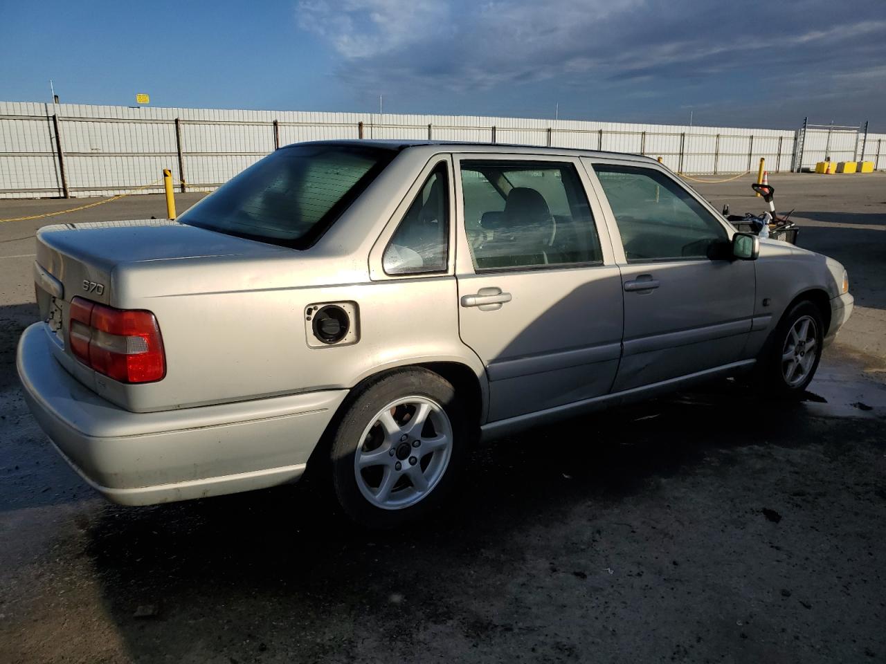 YV1LS61J5Y2673782 2000 Volvo S70 Base