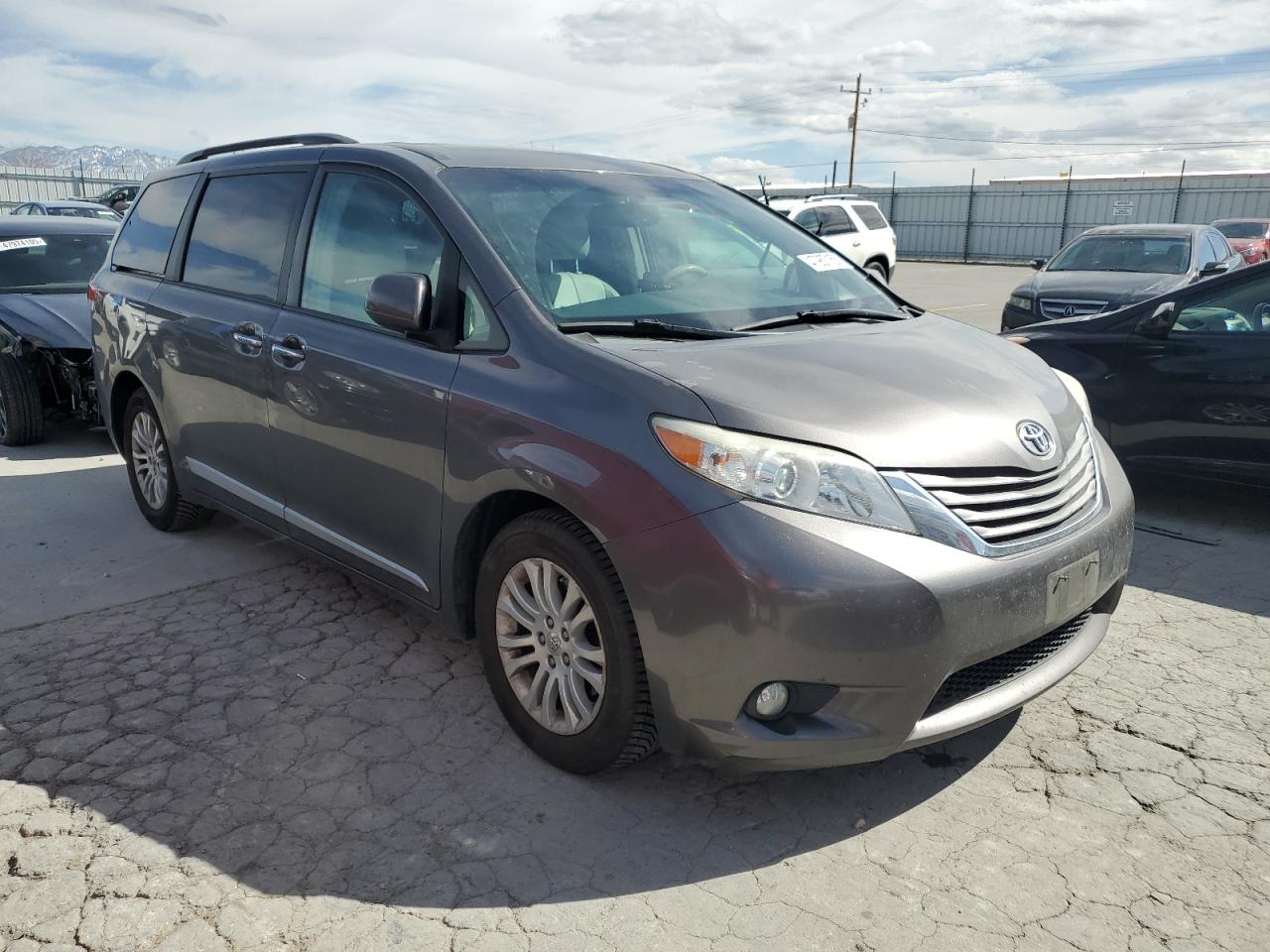 2012 Toyota Sienna Xle VIN: 5TDYK3DC5CS230427 Lot: 47957155