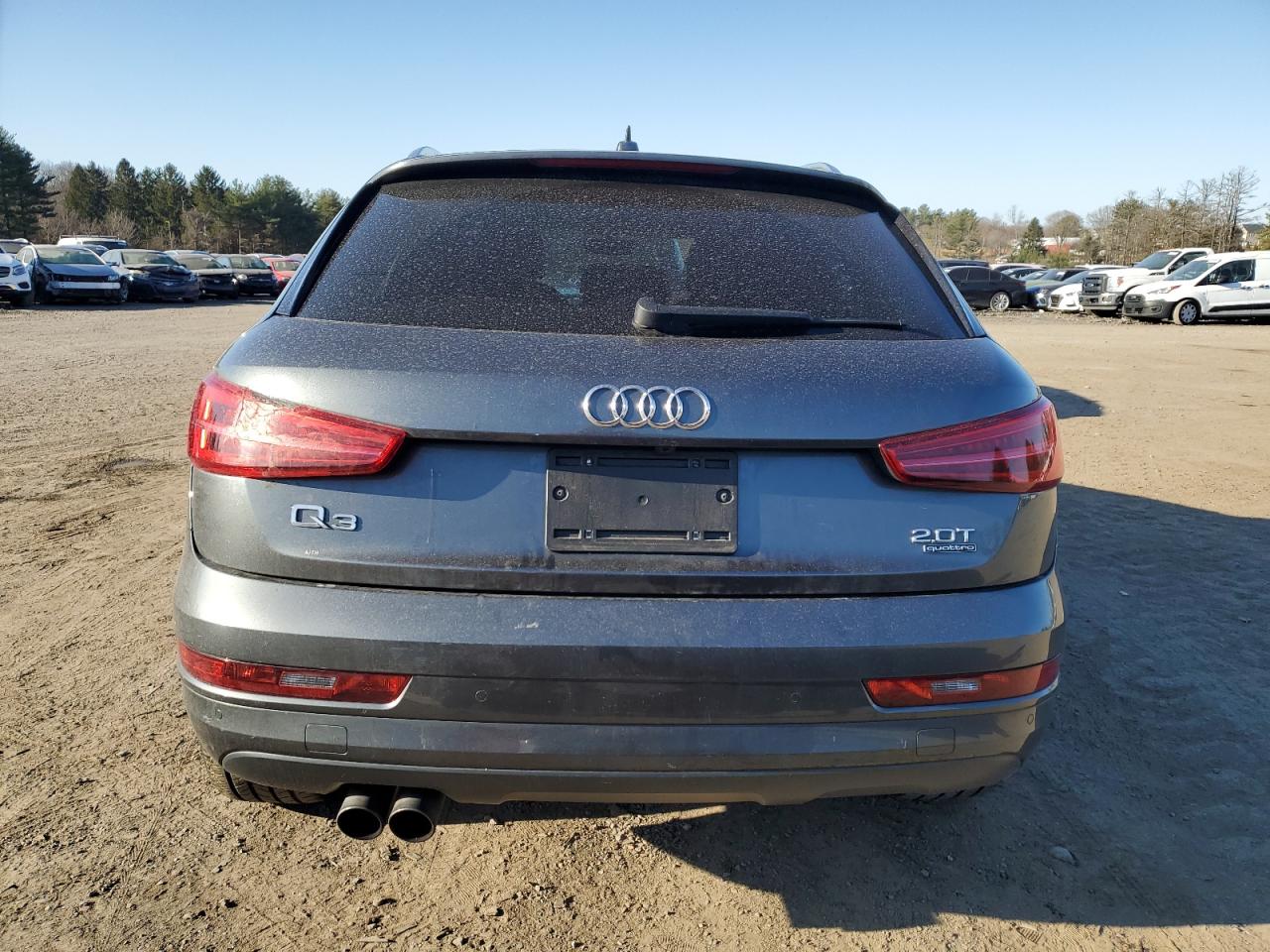 WA1JCCFS0JR004062 2018 Audi Q3 Premium Plus