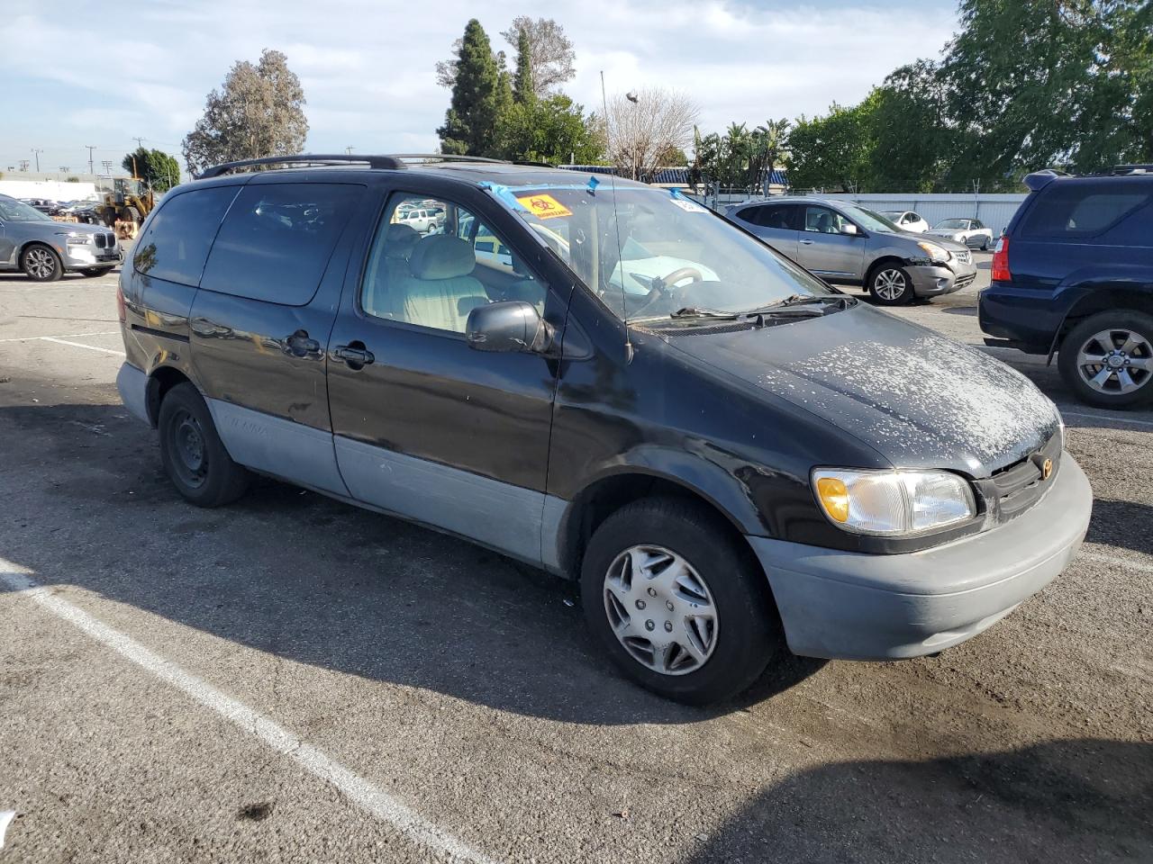 2000 Toyota Sienna Le VIN: 4T3ZF13C4YU185081 Lot: 48545195