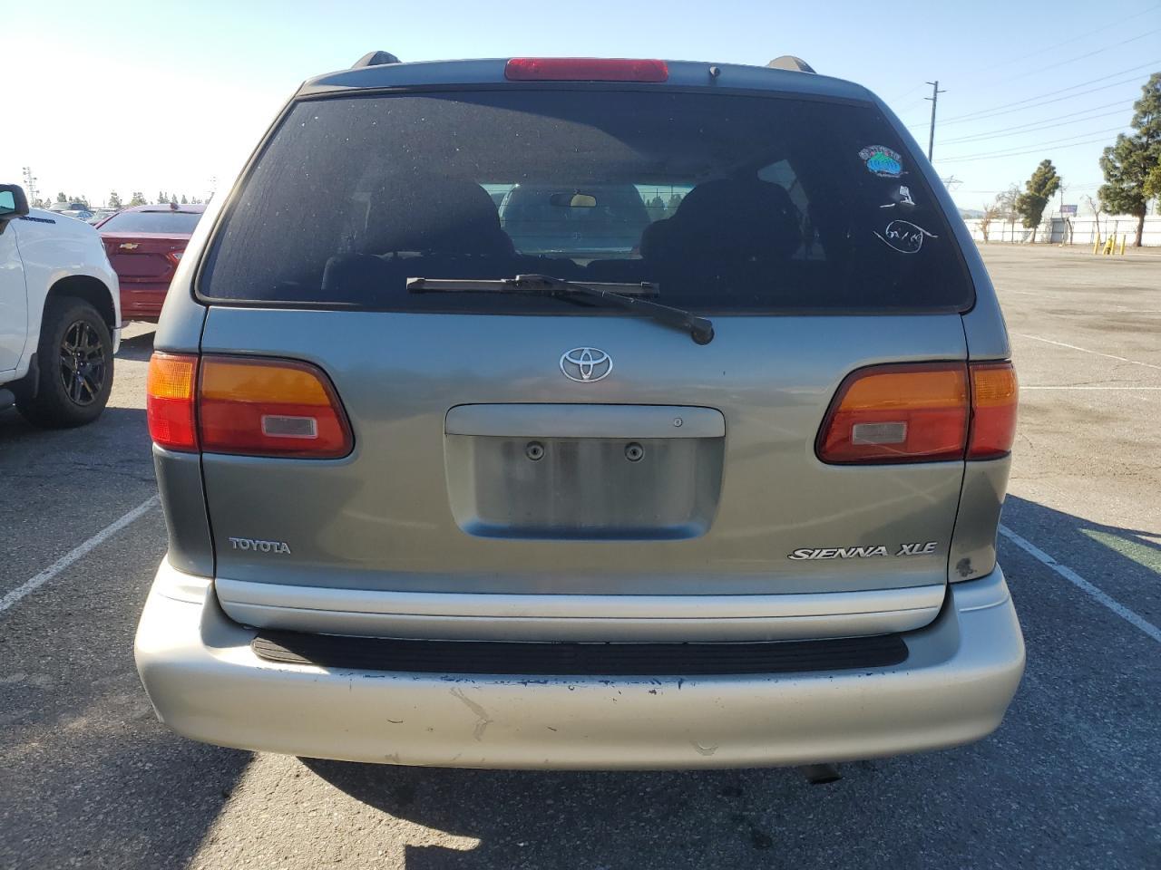 4T3ZF13C6XU162657 1999 Toyota Sienna Le