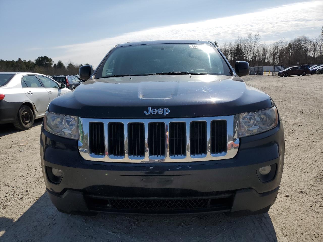 1J4RR4GG9BC525822 2011 Jeep Grand Cherokee Laredo