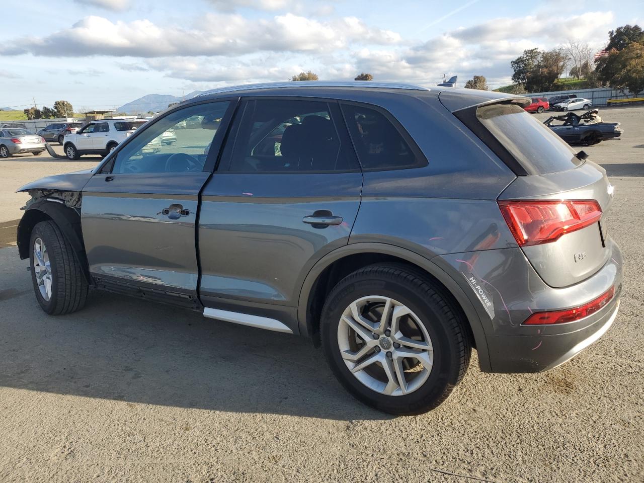 2018 Audi Q5 Premium VIN: WA1ANAFY7J2163561 Lot: 48061705