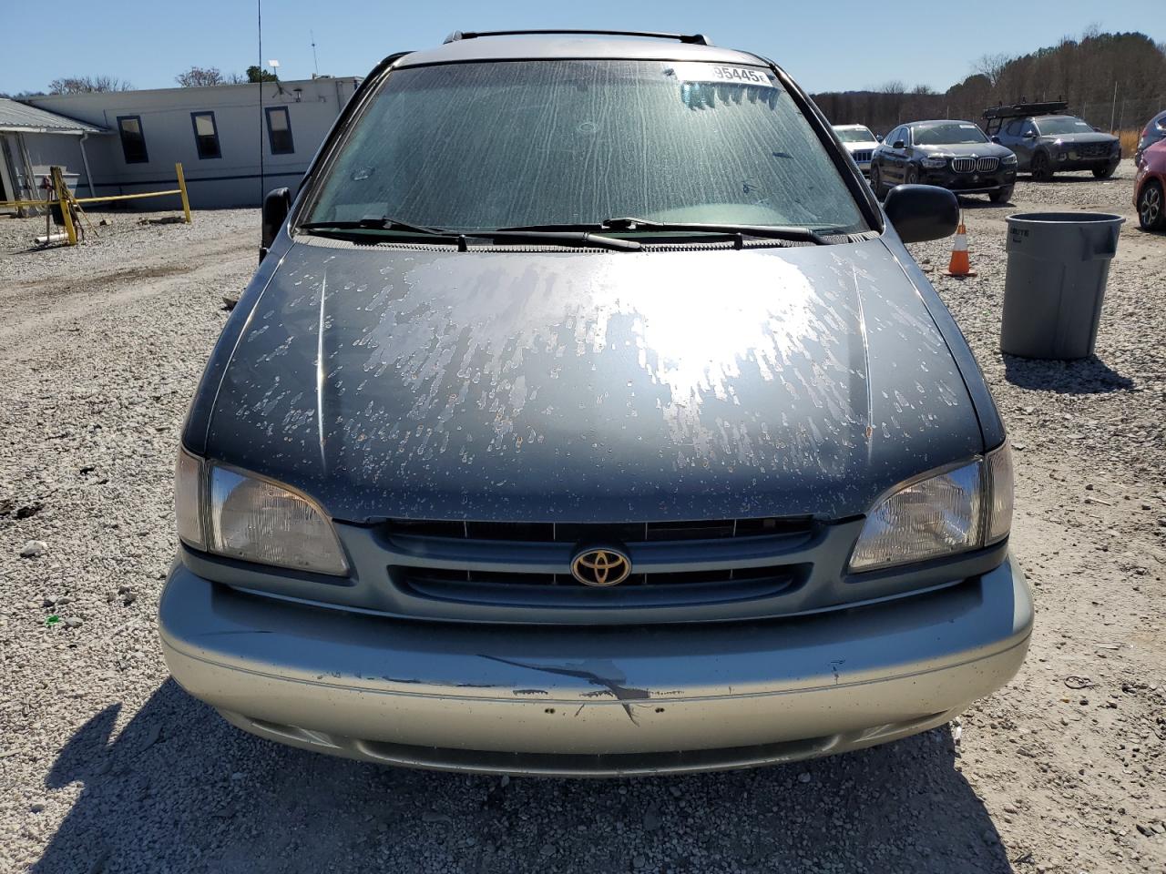 2000 Toyota Sienna Le VIN: 4T3ZF13C2YU267293 Lot: 48395445