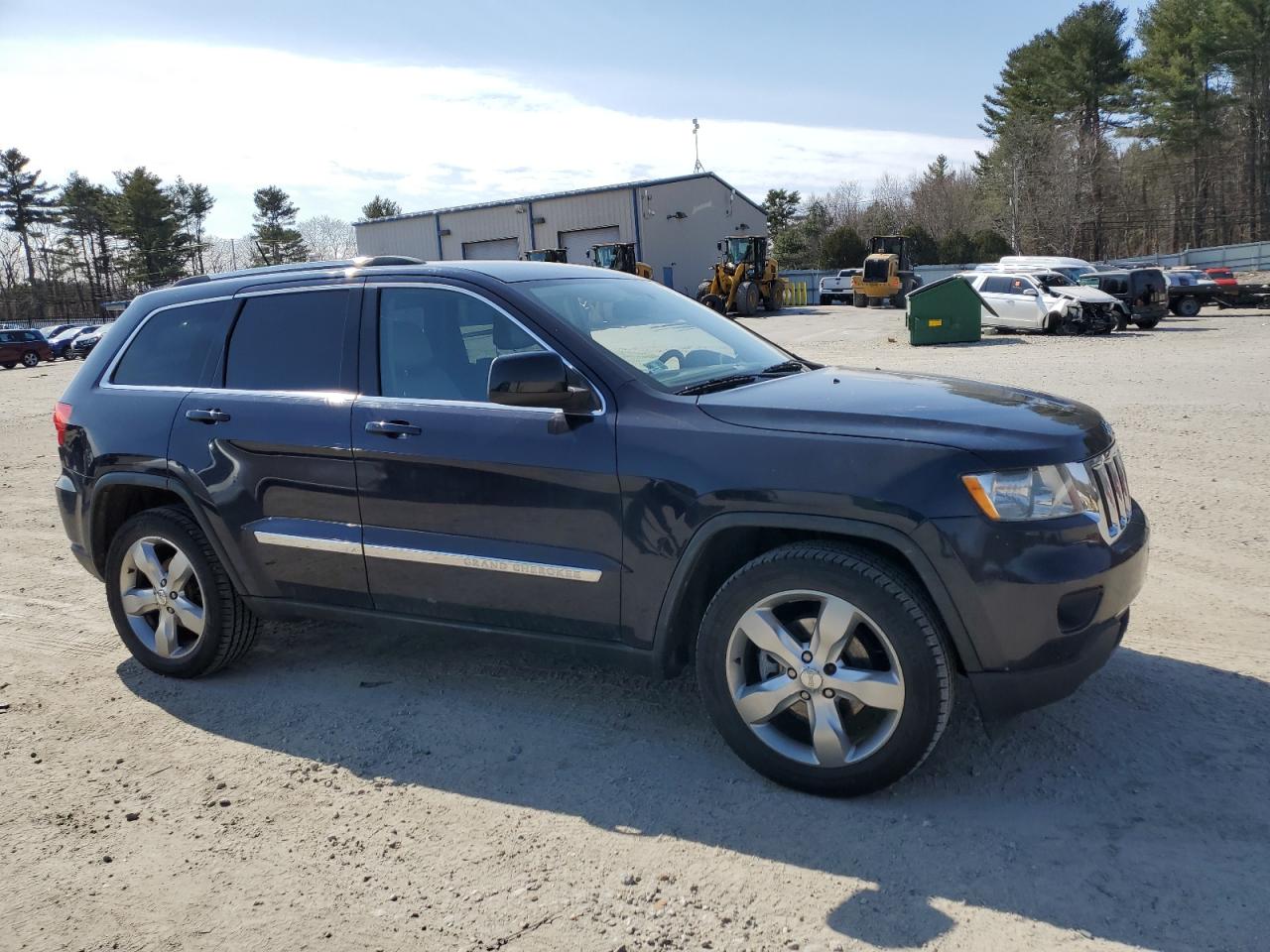 1J4RR4GG9BC525822 2011 Jeep Grand Cherokee Laredo