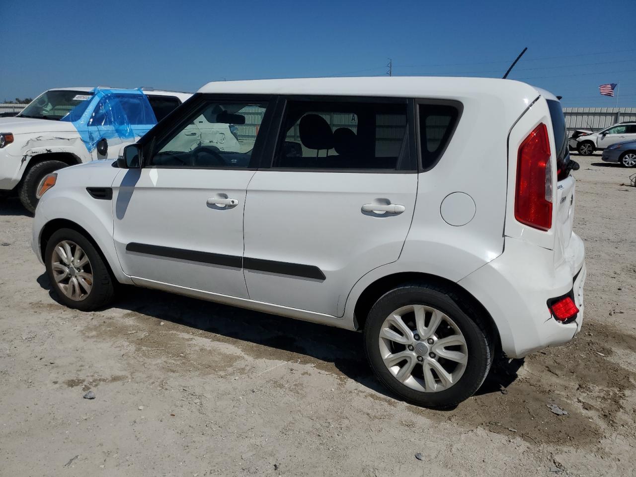 2012 Kia Soul + VIN: KNDJT2A61C7377331 Lot: 48585865