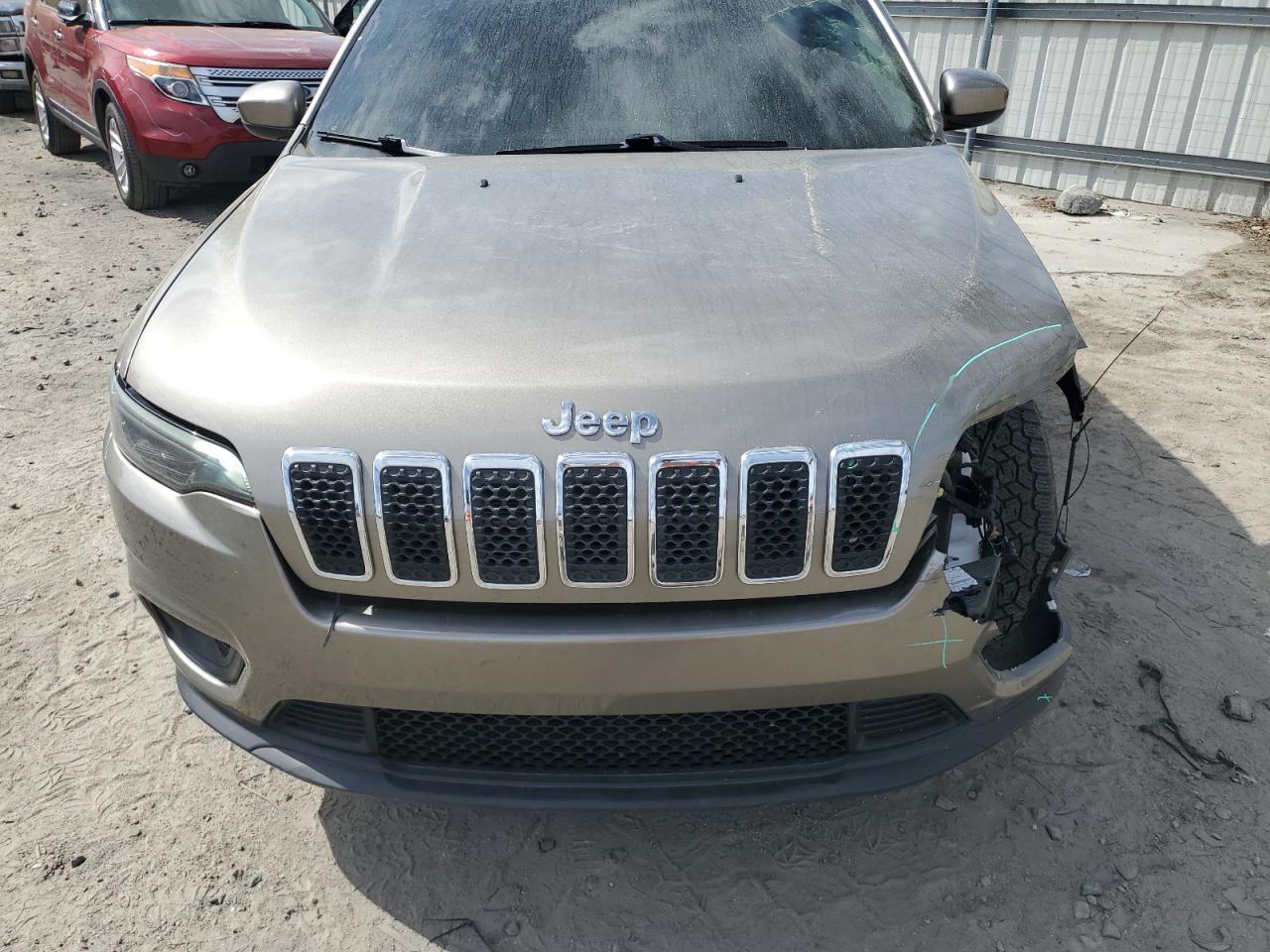 1C4PJMCX5KD193754 2019 Jeep Cherokee Latitude