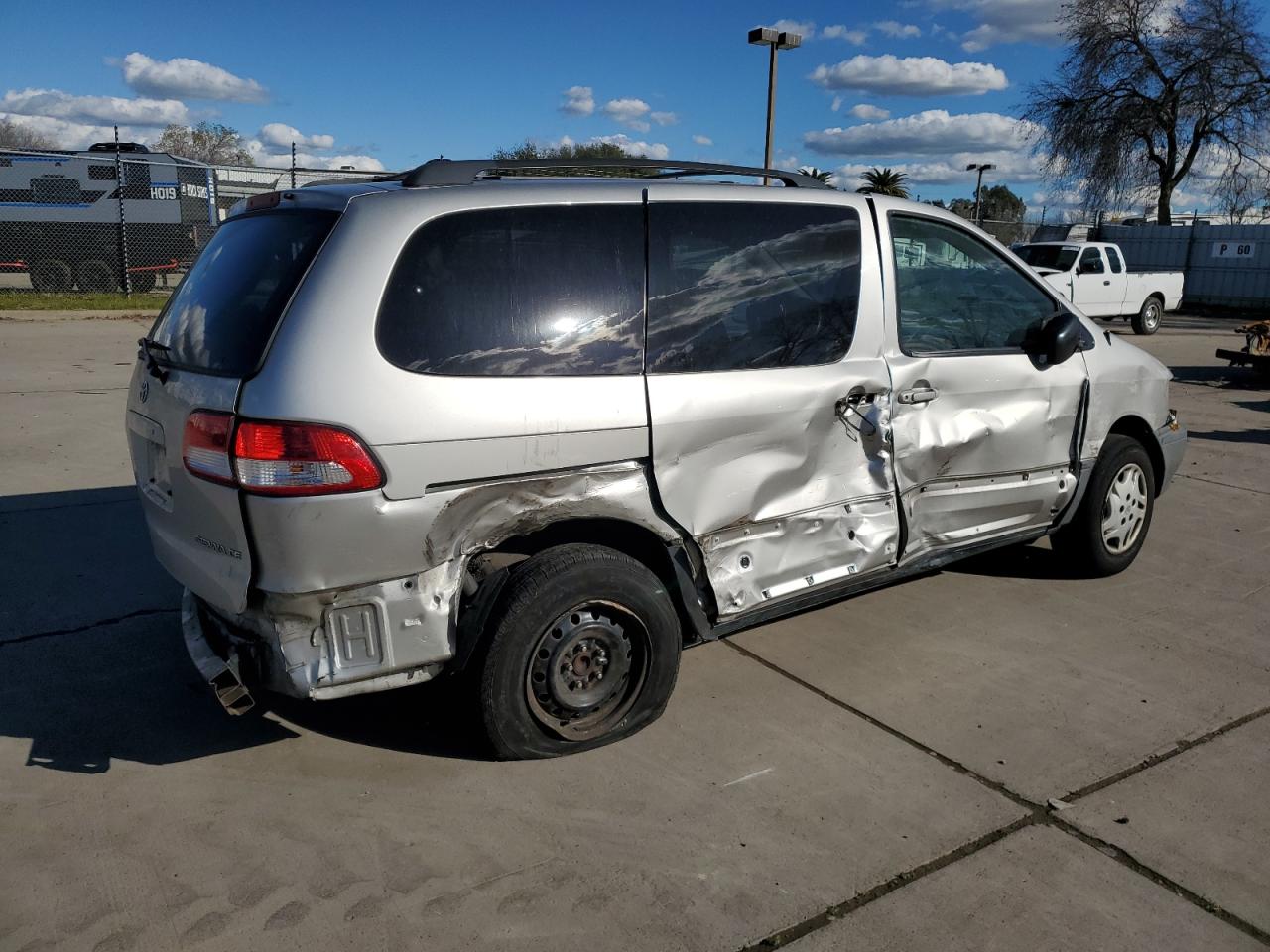 2002 Toyota Sienna Ce VIN: 4T3ZF19C92U429693 Lot: 47590885