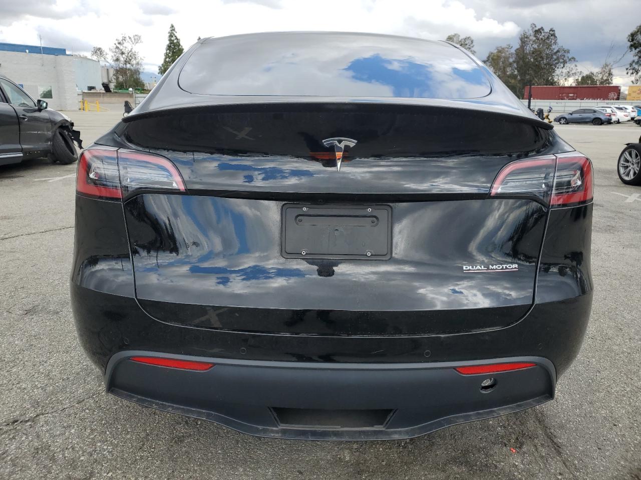 7SAYGDEF4NF389207 2022 Tesla Model Y