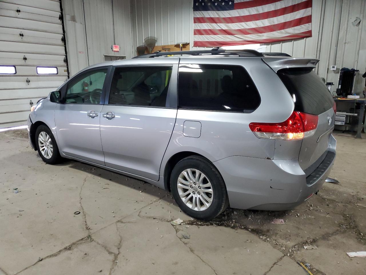 5TDYK3DC1DS338173 2013 Toyota Sienna Xle