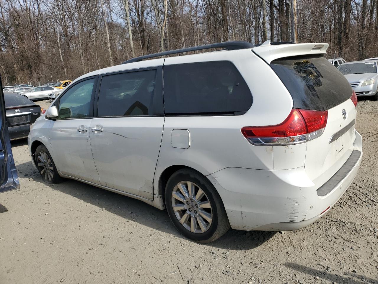 2011 Toyota Sienna Xle VIN: 5TDDK3DC3BS002357 Lot: 48148035