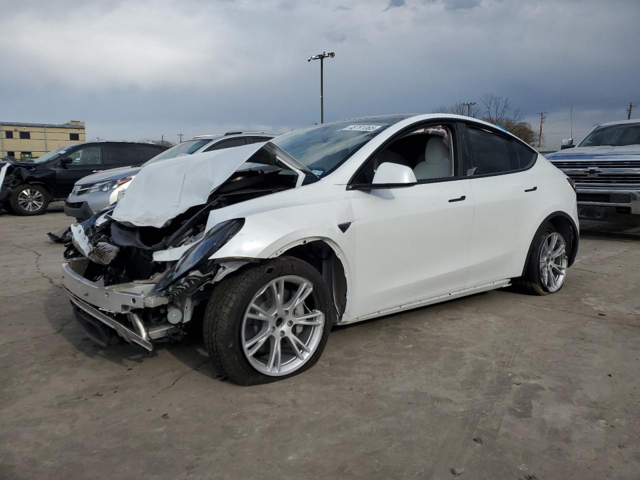 7SAYGDED5RF045017 2024 Tesla Model Y