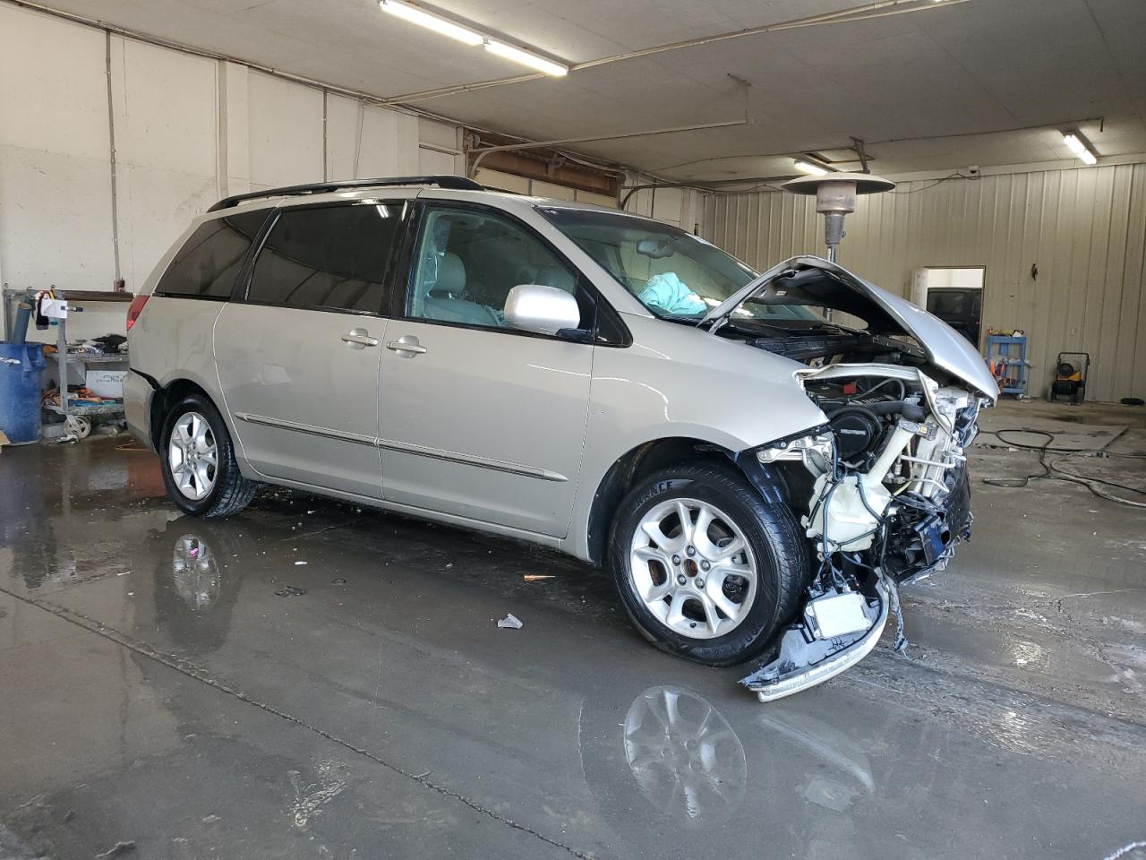 5TDZA22C04S158929 2004 Toyota Sienna Xle