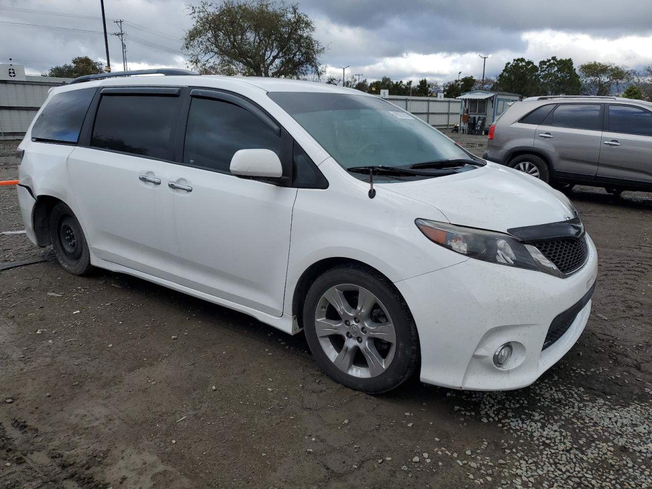 2013 Toyota Sienna Sport VIN: 5TDXK3DCXDS400794 Lot: 48927905