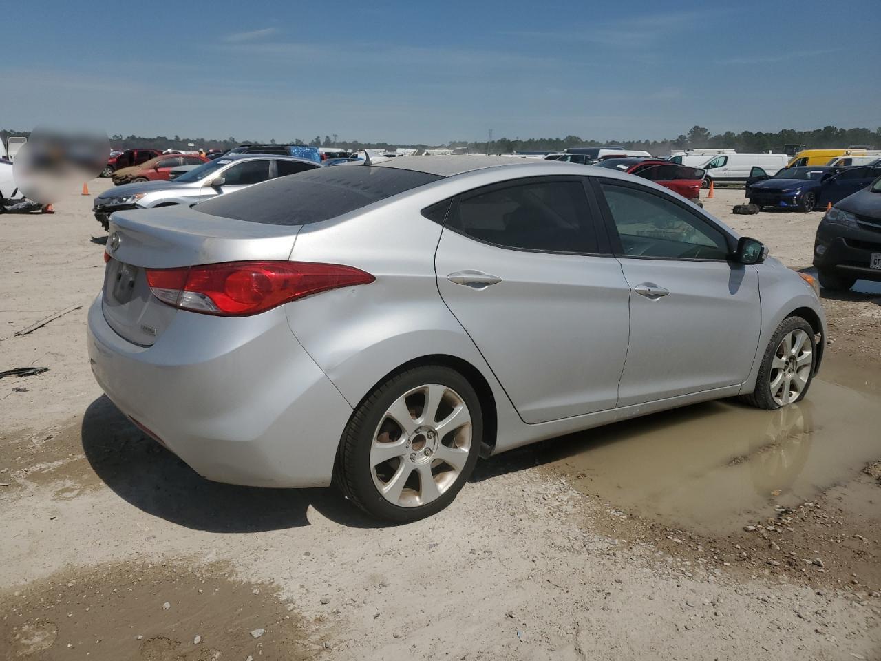 KMHDH4AE4DU556768 2013 Hyundai Elantra Gls