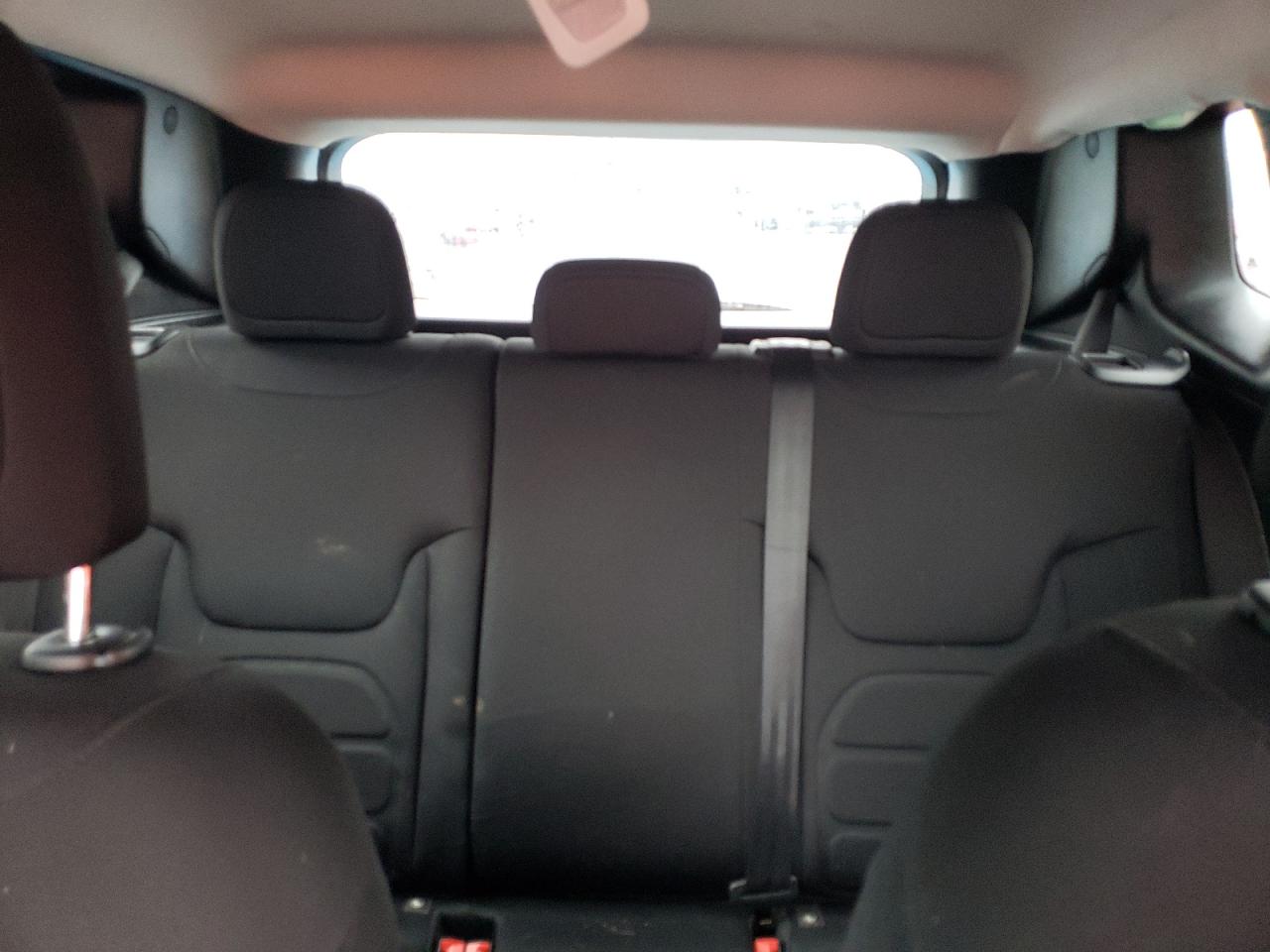 ZACNJABB5KPK10093 2019 Jeep Renegade Latitude