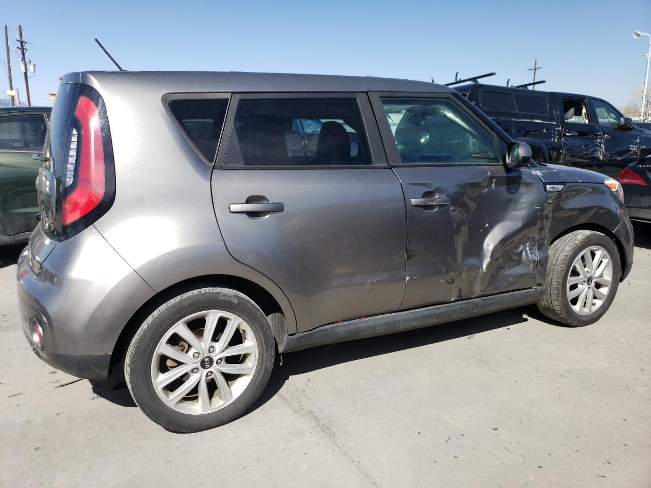 2018 Kia Soul + VIN: KNDJP3A55J7527472 Lot: 48964255