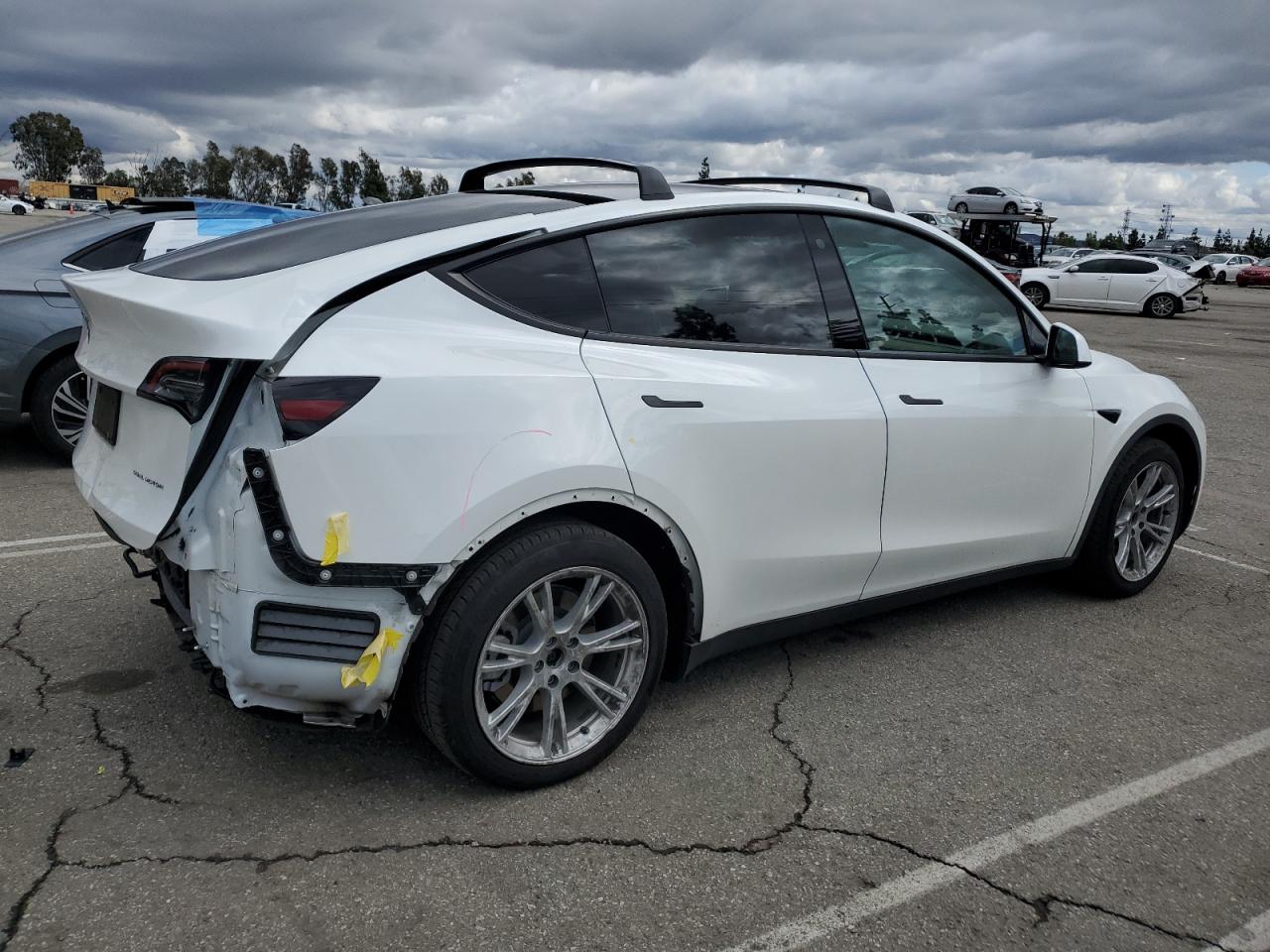 2021 Tesla Model Y VIN: 5YJYGDEE0MF213600 Lot: 48914965