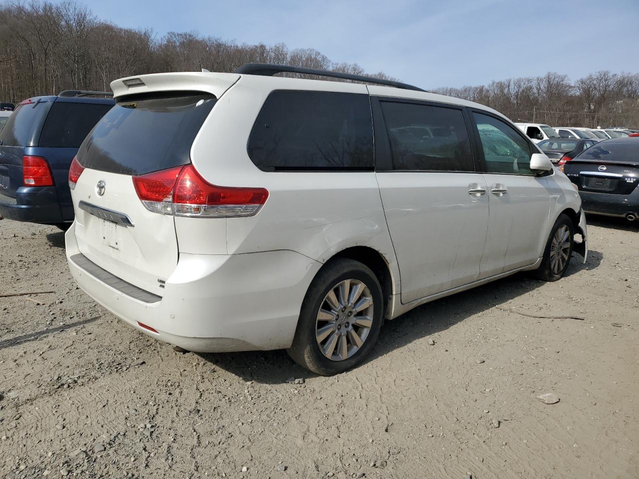 2011 Toyota Sienna Xle VIN: 5TDDK3DC3BS002357 Lot: 48148035