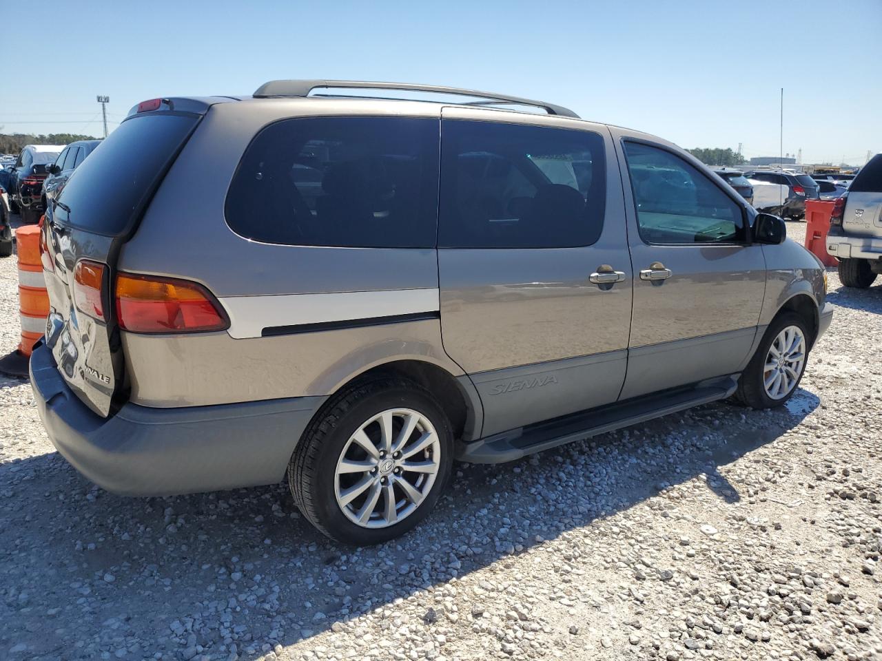 1999 Toyota Sienna Le VIN: 4T3ZF13C0XU166381 Lot: 48538505