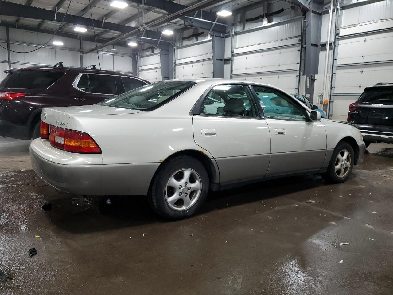 1998 Lexus Es 300 VIN: JT8BF28G9W0105650 Lot: 47545945