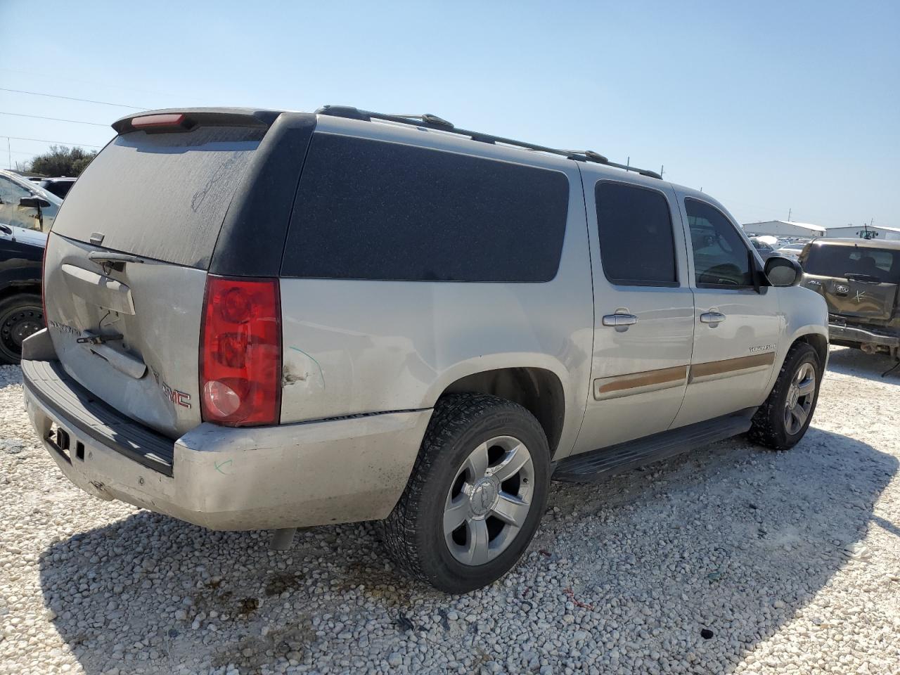 2007 GMC Yukon Xl C1500 VIN: 1GKFC16J07R332487 Lot: 48400635