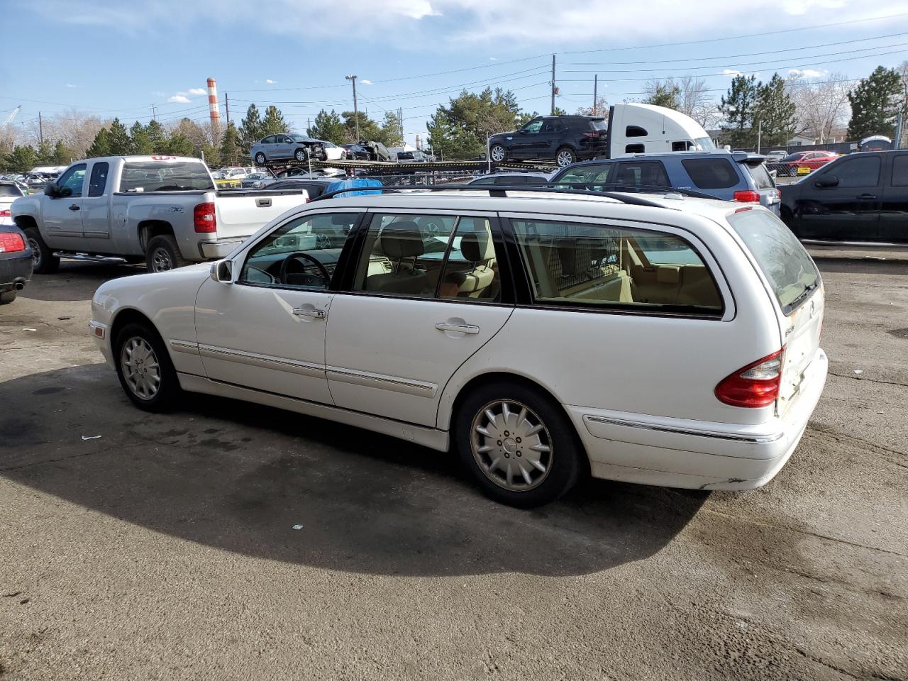 2000 Mercedes-Benz E 320 4Matic VIN: WDBJH82J8YX029393 Lot: 49070925