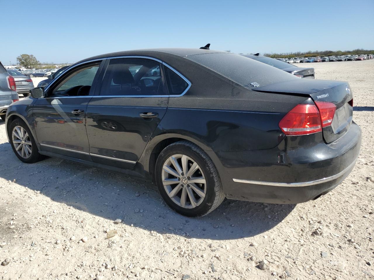 2013 Volkswagen Passat Sel VIN: 1VWCH7A30DC002386 Lot: 48710825