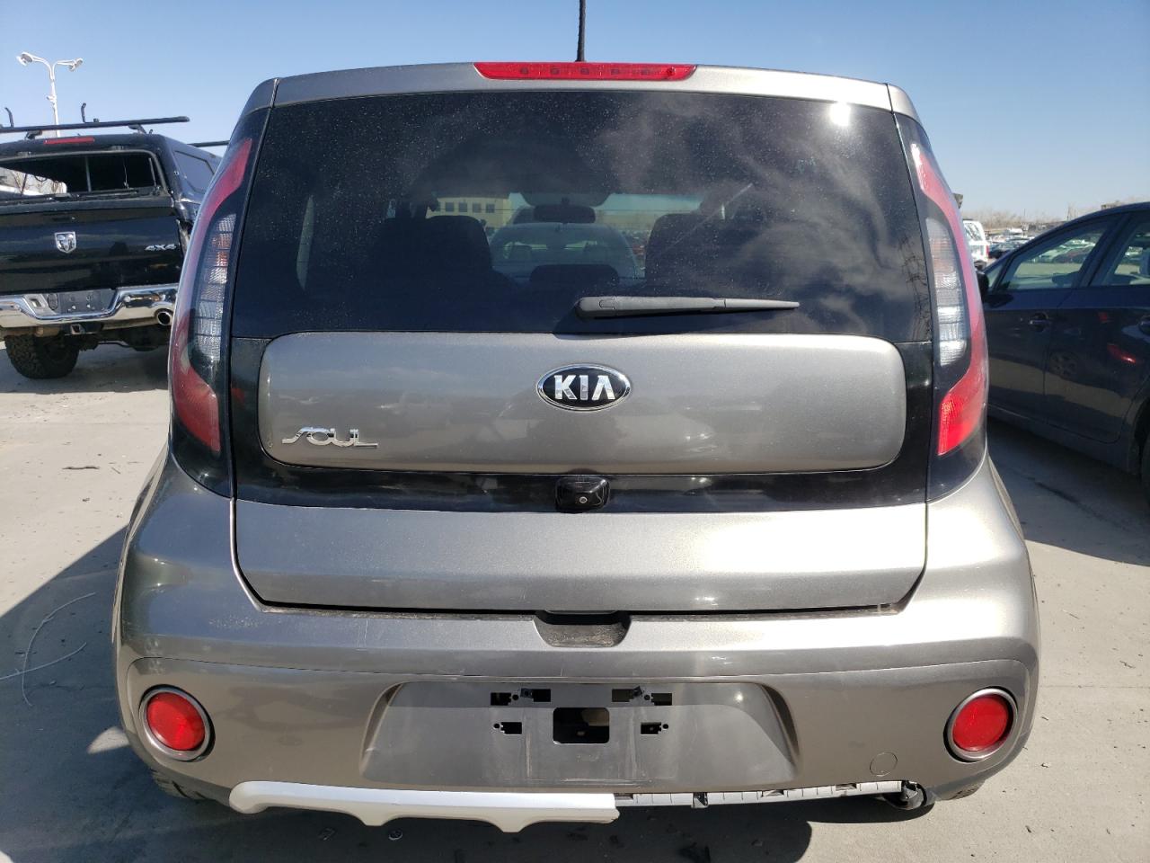 2018 Kia Soul + VIN: KNDJP3A55J7527472 Lot: 48964255