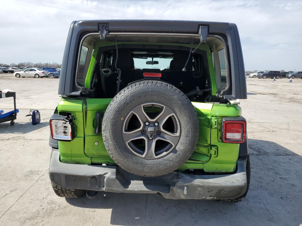 2018 Jeep Wrangler Unlimited Sport VIN: 1C4HJXDG8JW272536 Lot: 48490415