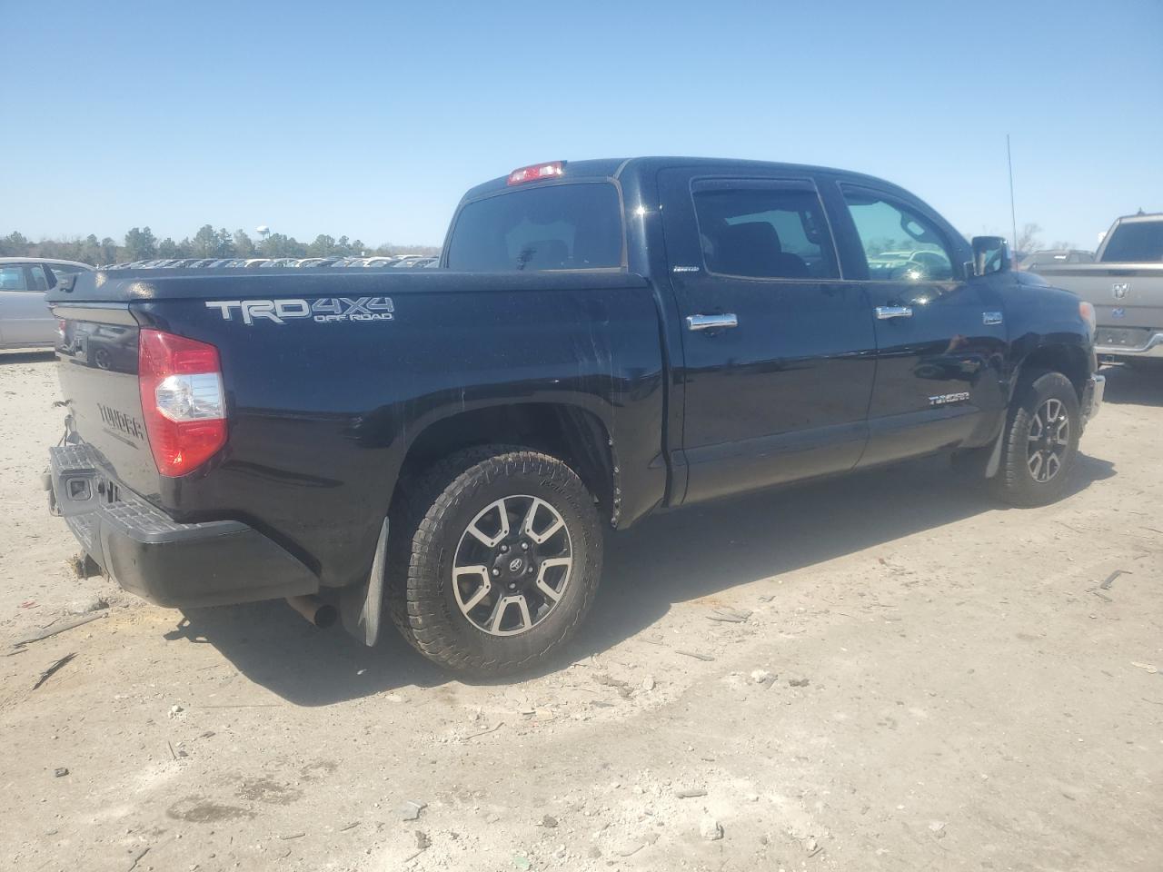 5TFHY5F18HX672464 2017 Toyota Tundra Crewmax Limited