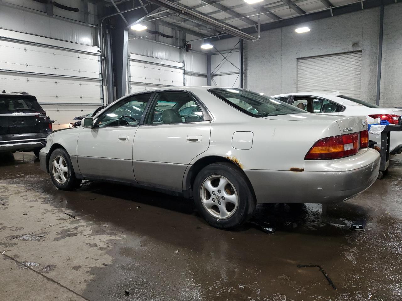 1998 Lexus Es 300 VIN: JT8BF28G9W0105650 Lot: 47545945