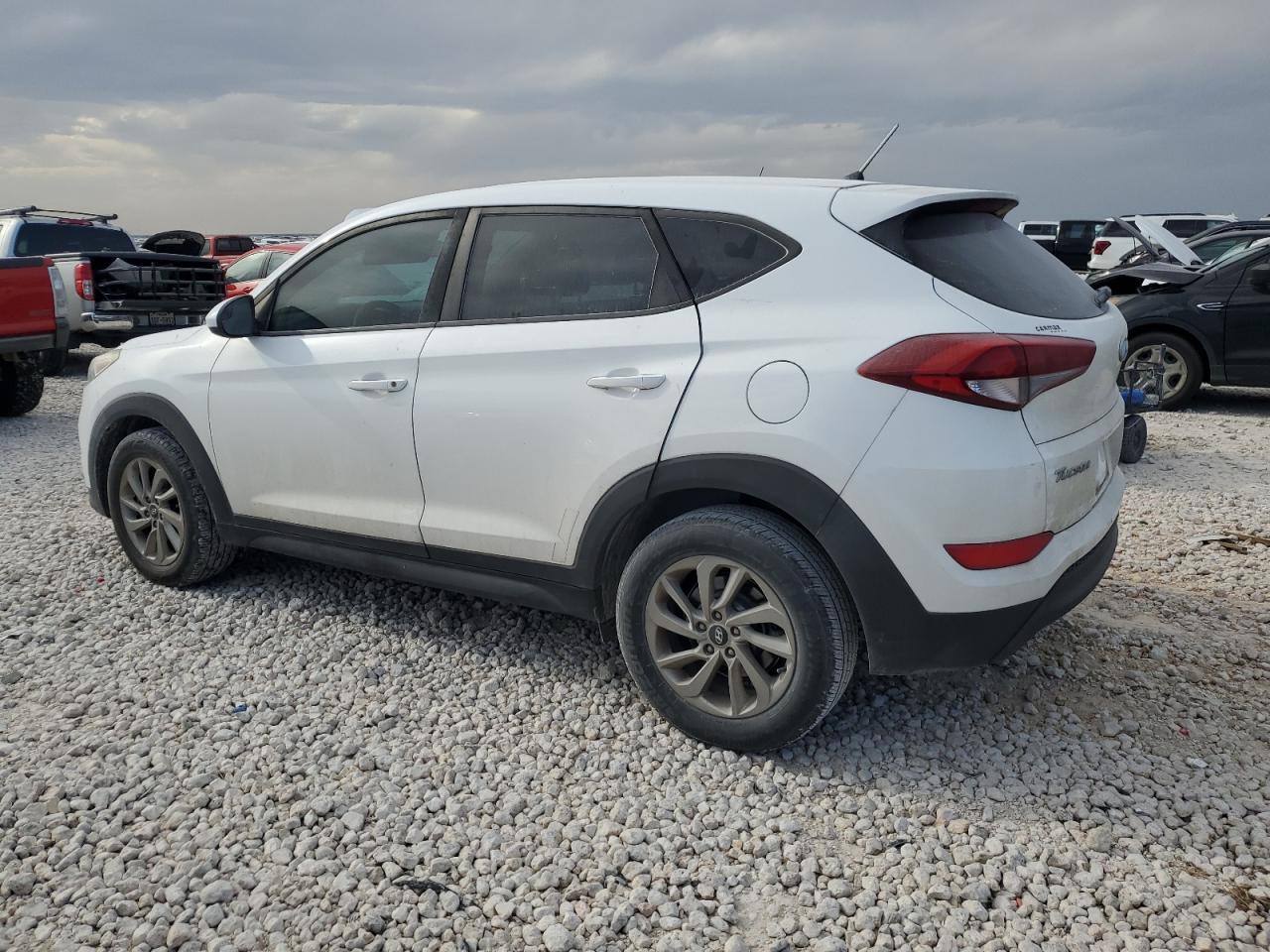 KM8J23A44JU712566 2018 Hyundai Tucson Se