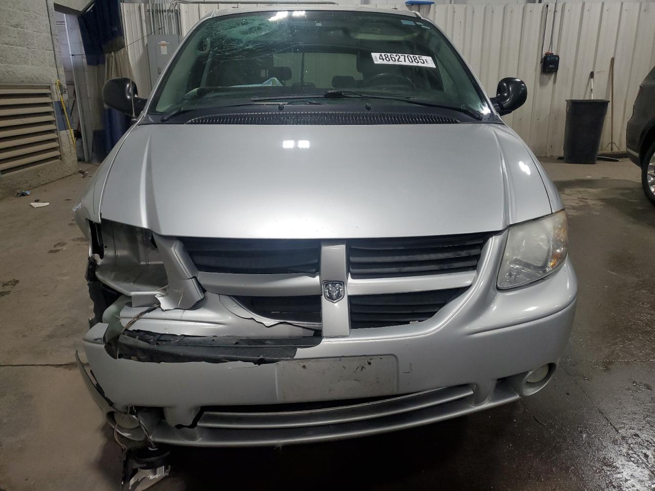 2005 Dodge Grand Caravan Sxt VIN: 2D4GP44L55R336104 Lot: 48627085