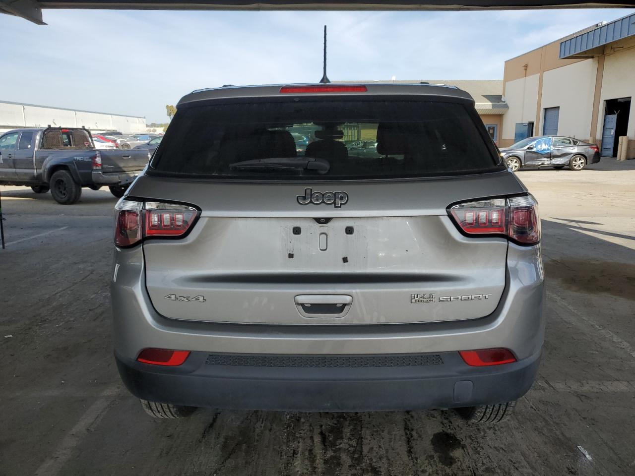 2018 Jeep Compass Sport VIN: 3C4NJDAB0JT433557 Lot: 48495695