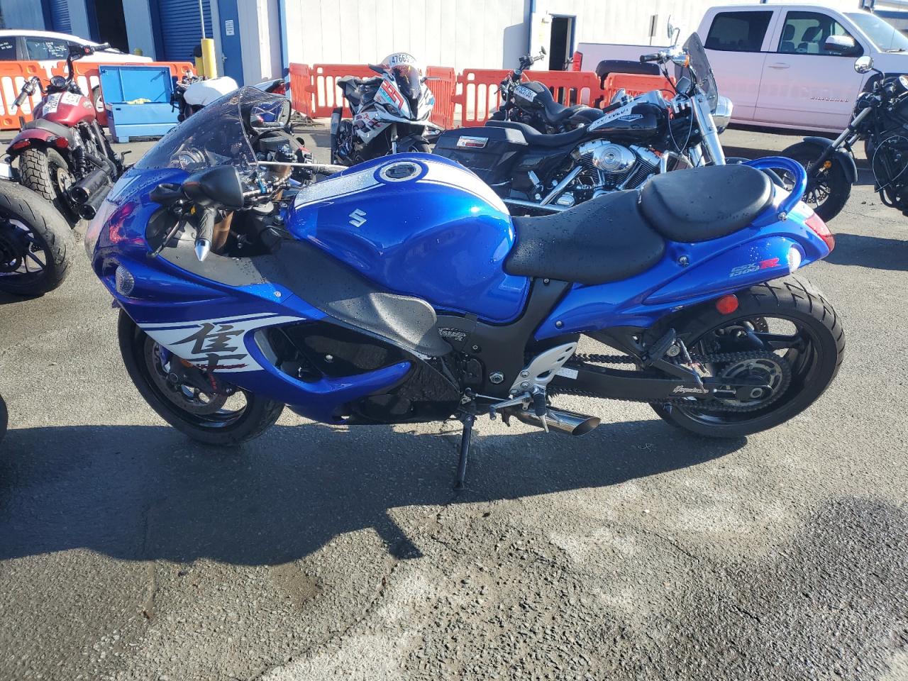 JS1GX72B0H2100742 2017 Suzuki Gsx1300 Ra