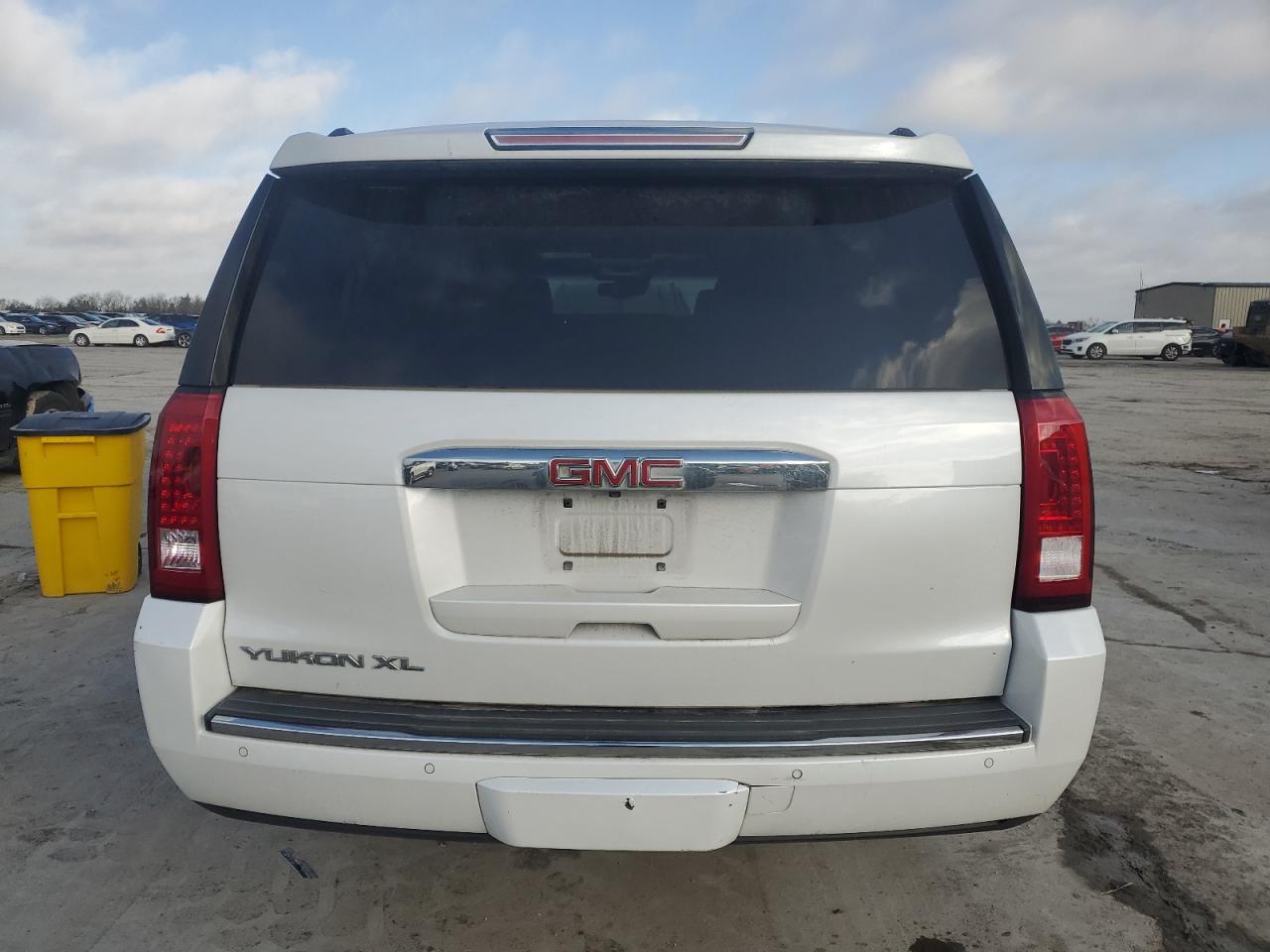 2016 GMC Yukon Xl Denali VIN: 1GKS2HKJXGR220635 Lot: 48920655