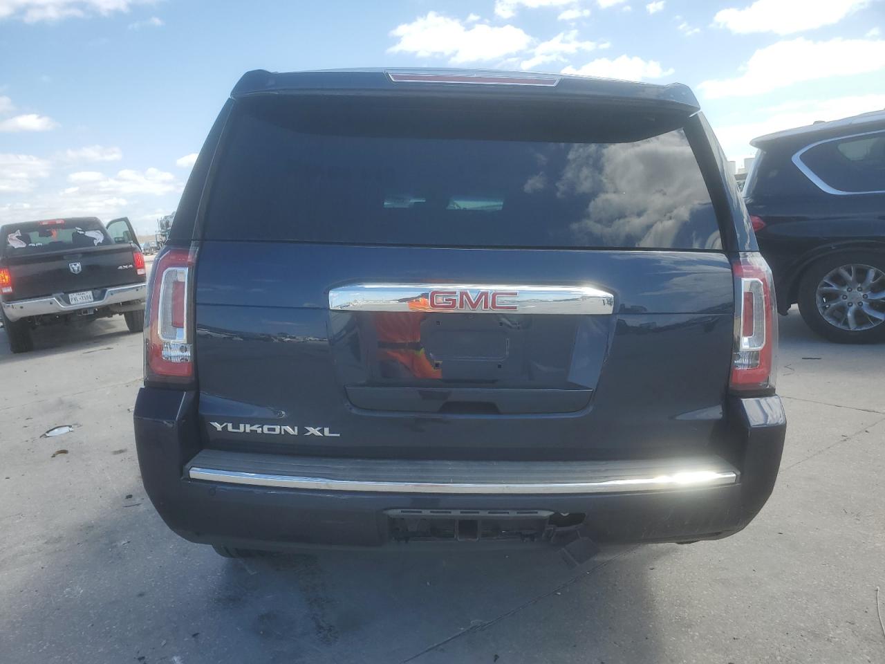 2018 GMC Yukon Xl Denali VIN: 1GKS2HKJ5JR133989 Lot: 48903925