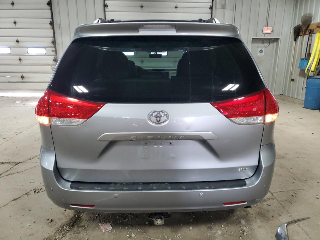 2013 Toyota Sienna Xle VIN: 5TDYK3DC1DS338173 Lot: 48786555