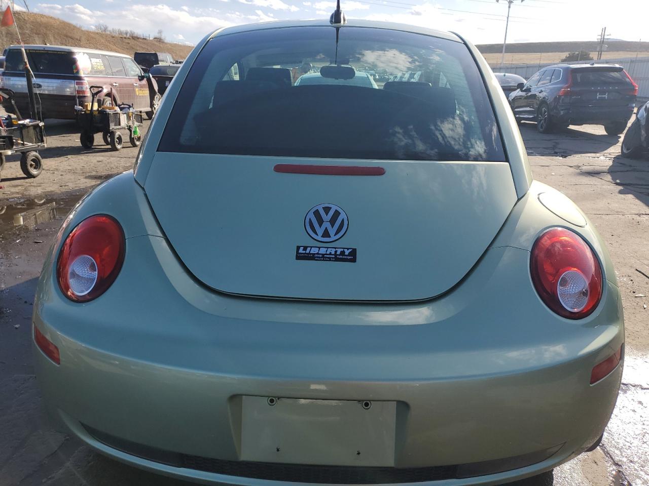 2008 Volkswagen New Beetle S VIN: 3VWRW31C38M526385 Lot: 48970545