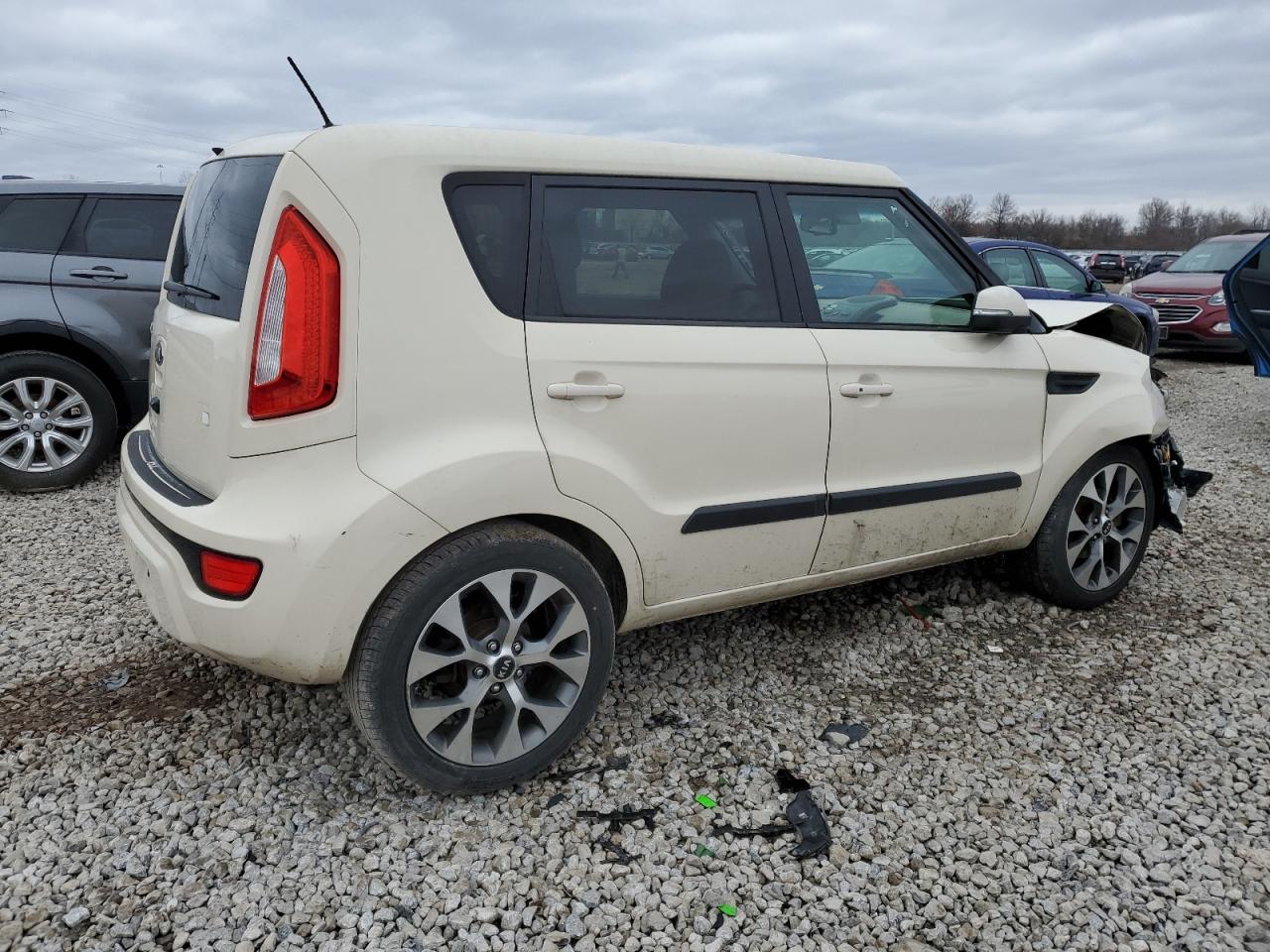 2013 Kia Soul + VIN: KNDJT2A64D7563995 Lot: 47635035