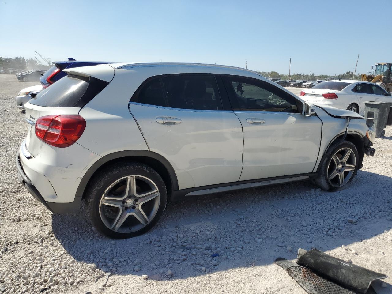 2015 Mercedes-Benz Gla 250 4Matic VIN: WDCTG4GB1FJ073401 Lot: 49040485