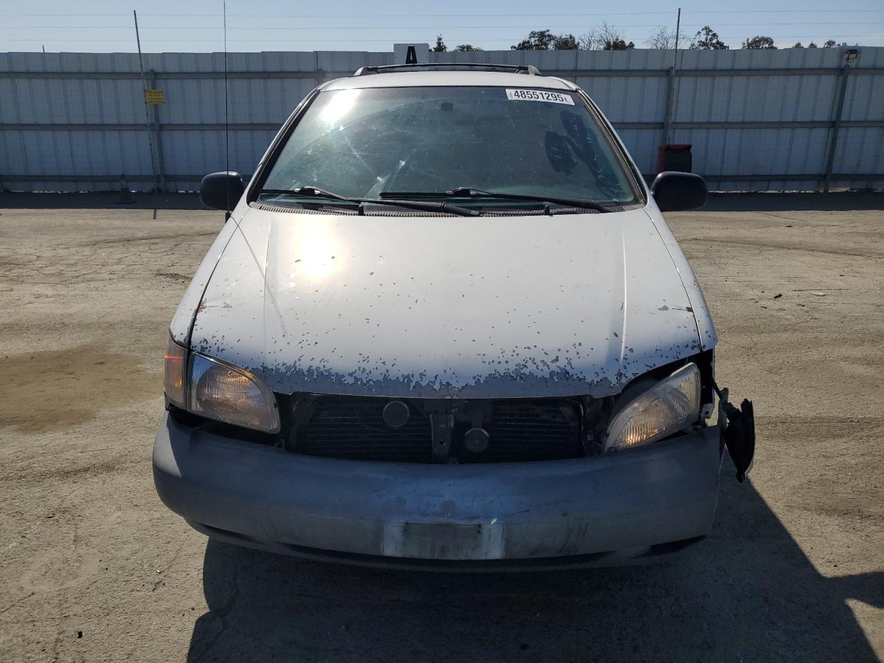 2000 Toyota Sienna Le VIN: 4T3ZF13C8YU215361 Lot: 48551295