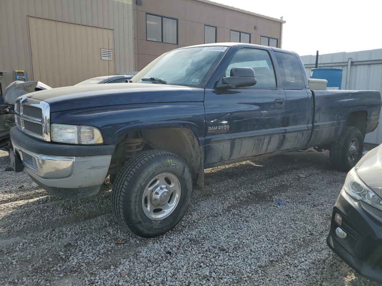 2000 Dodge Ram 2500 VIN: 3B7KF2362YG132087 Lot: 48668925