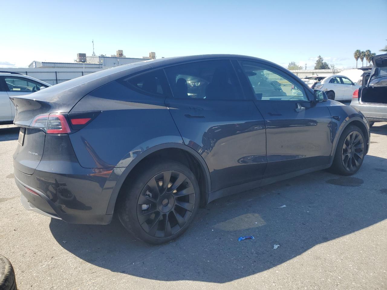 2024 Tesla Model Y VIN: 7SAYGAEE1RF988643 Lot: 48534595