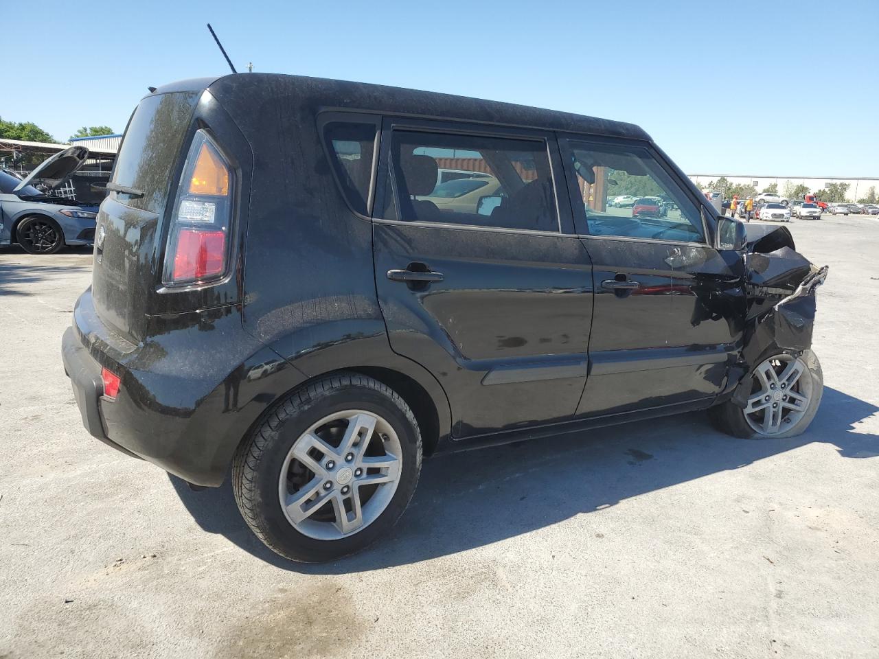 KNDJT2A21B7277757 2011 Kia Soul +